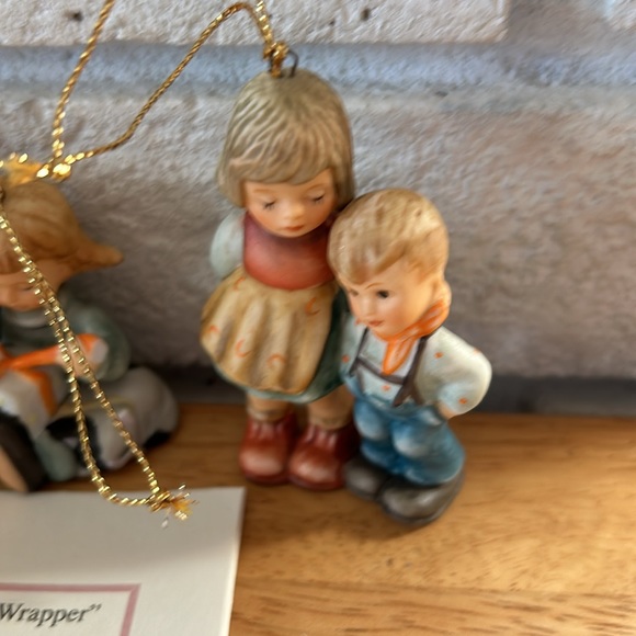 Studio Hummel Christmas Ornaments (Lot1) - Picture 4 of 9